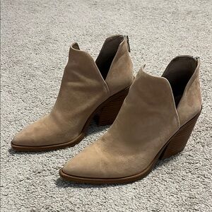 Vince Camuto bootie